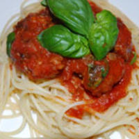Italienska köttbullar med tomatsås